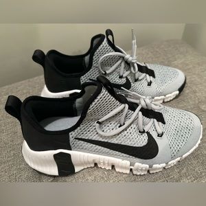 Nike Free Metcon 3 

Color: Wolf Grey/Black/White 

Size: 11 men’s